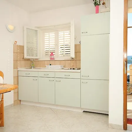 Apartment Apartments By The Sea Medvinjak, Korcula - 550 Korcula Town